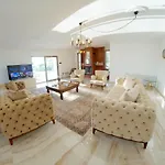 Alashato Villa Alacati